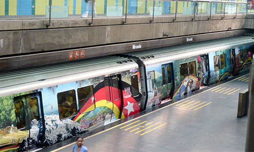 Metro de Caracas Nuevo lanzamiento de bomba lacrimógena en el metro de Caracas